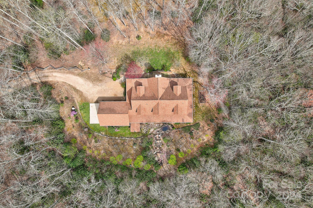 33 Poplar Ridge Ln Burnsville, NC 28714