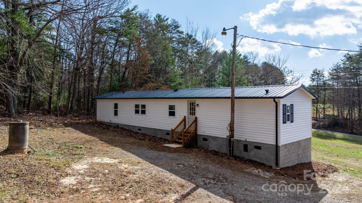 108 Parker Rd Casar, NC 28020