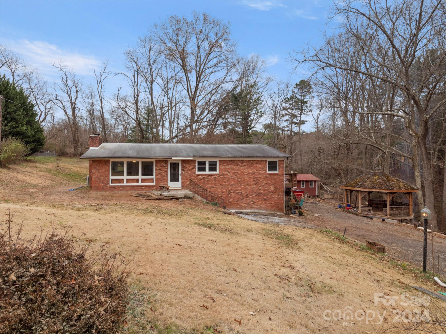 51 Sunset Dr Asheville, NC 28806