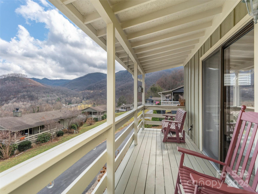 10 Onyx Ln Maggie Valley, NC 28751