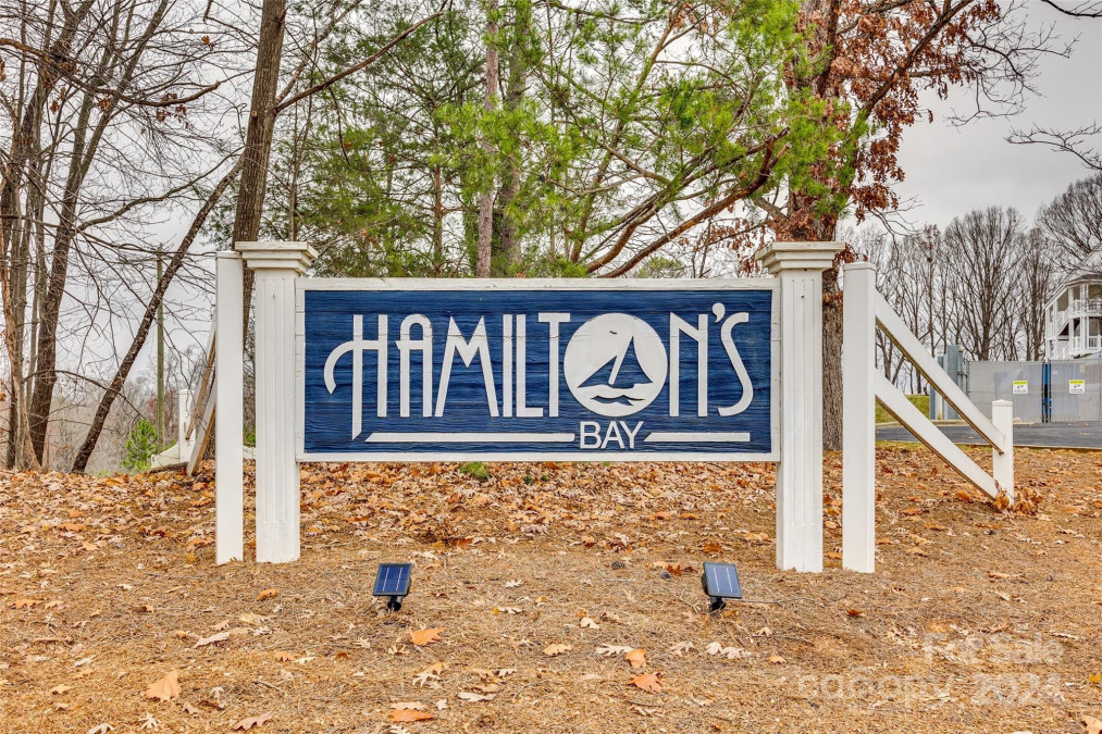 37 Hamiltons Harbor Dr Clover, SC 29710