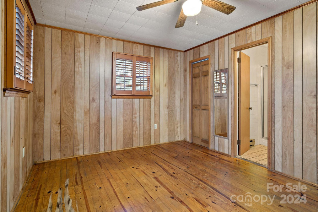 10 Bowers Rd Black Mountain, NC 28711