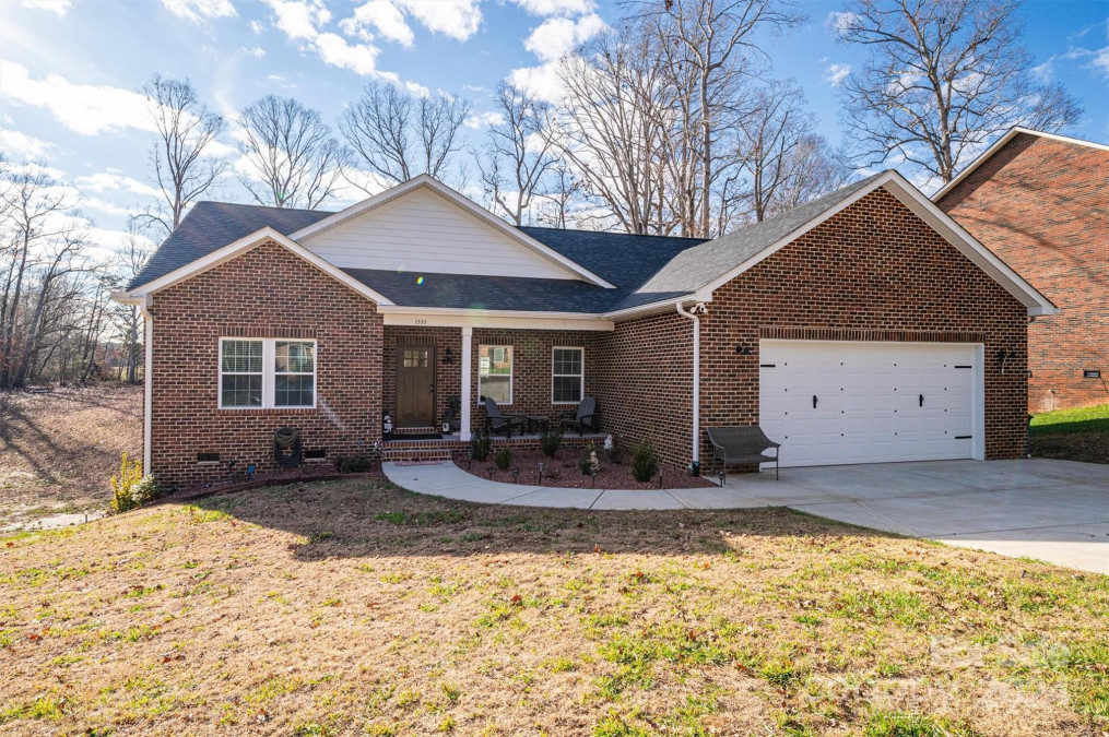 1533 Weatherwood Dr Lincolnton, NC 28092