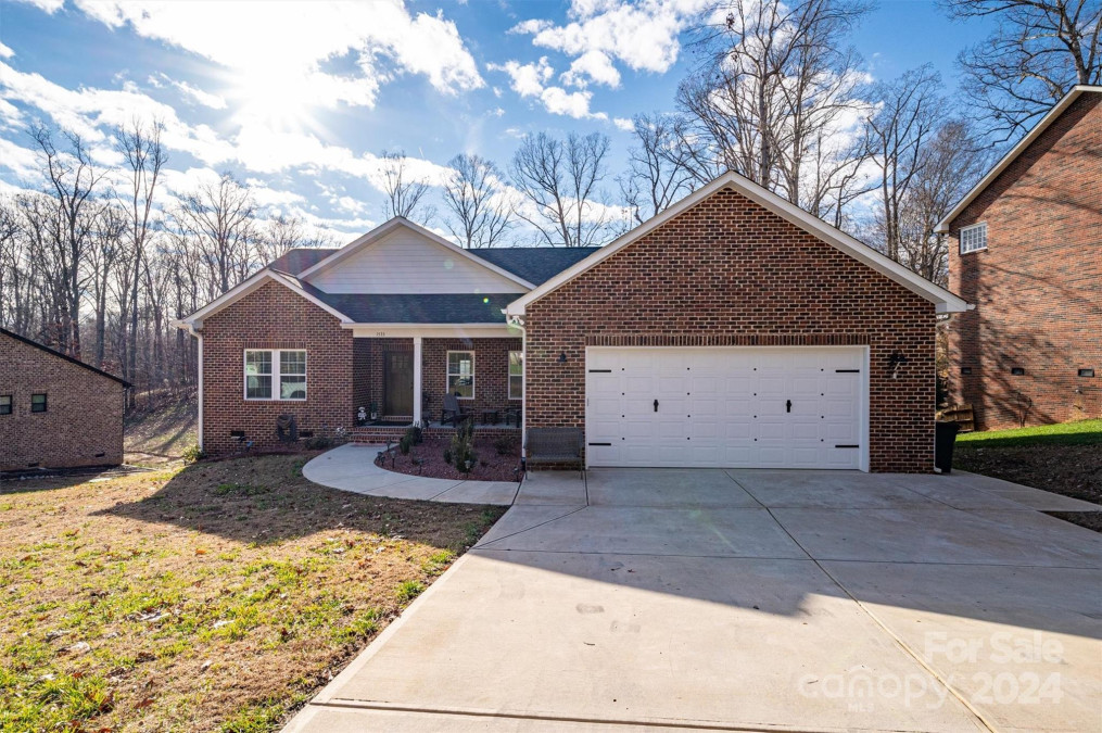 1533 Weatherwood Dr Lincolnton, NC 28092