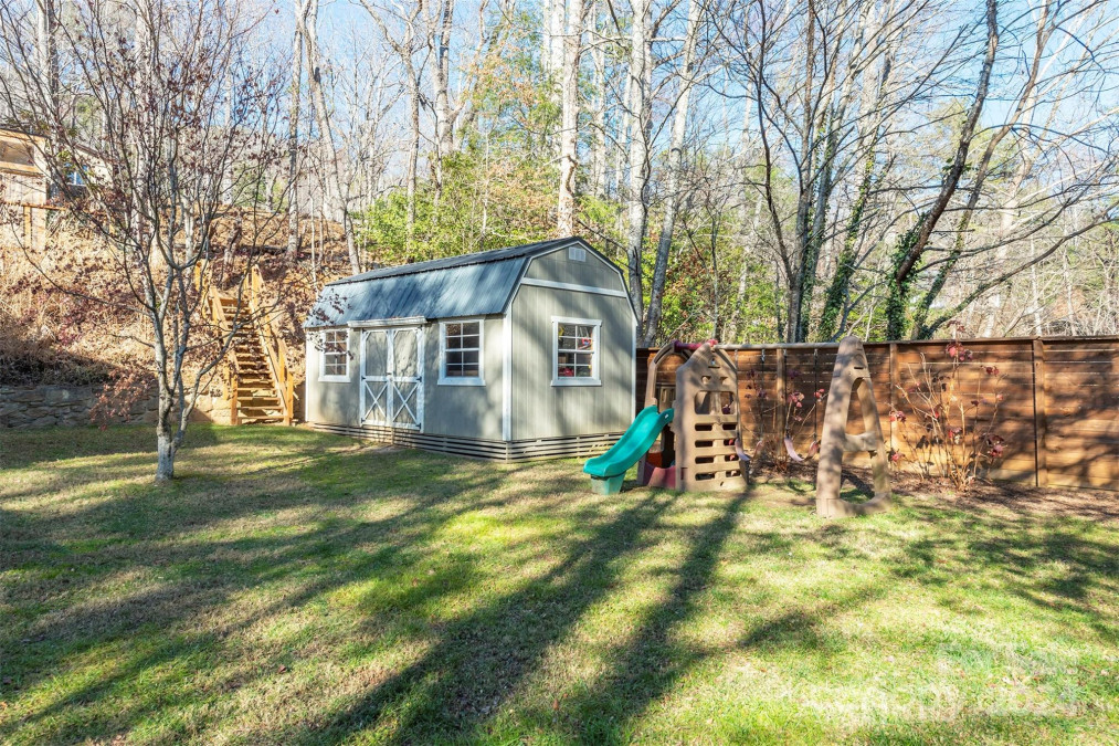 7 Carolina Hts Black Mountain, NC 28711