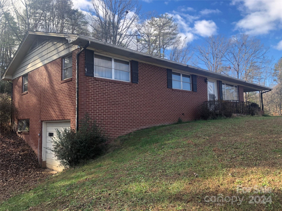 3120 Mineral Springs Mountain Rd Valdese, NC 28690