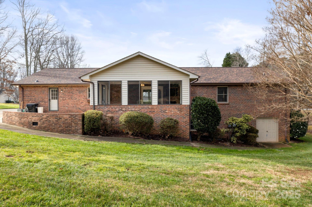 1496 Arden Dr Lincolnton, NC 28092