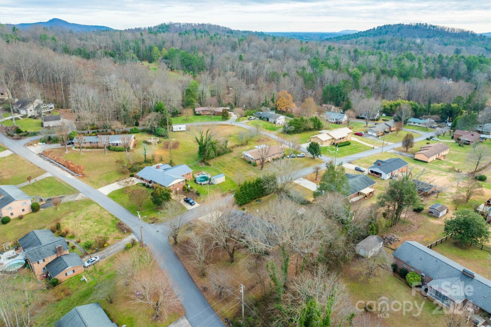 1024 Prestwood Dr Lenoir, NC 28645