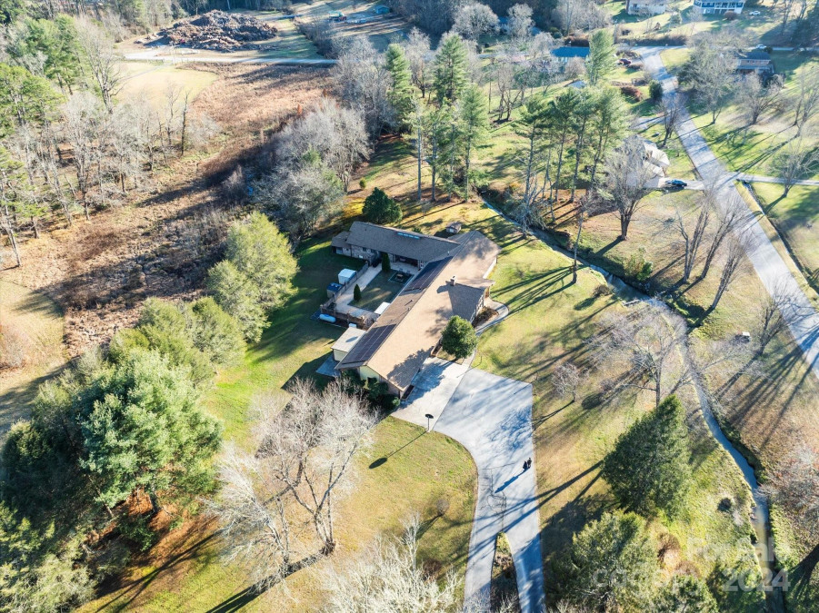 481 Kelly Ln Pisgah Forest, NC 28768