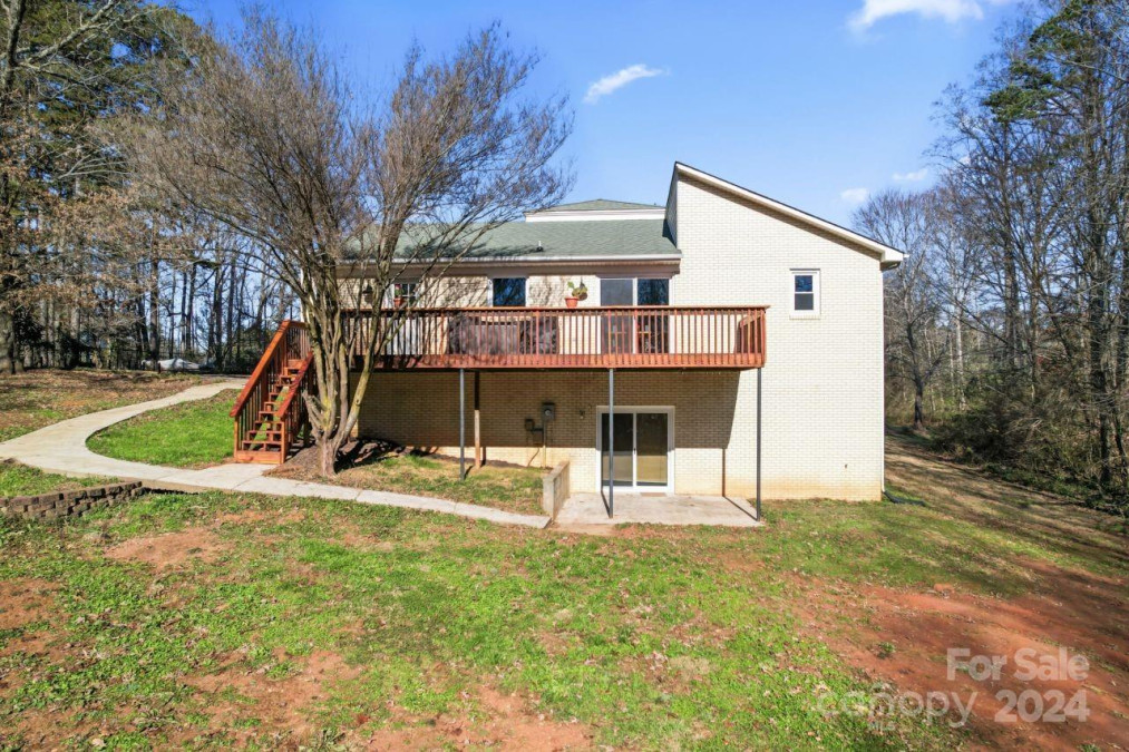 1769 Old Nc 27 Hw Mount Holly, NC 28120