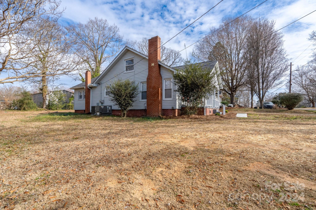 1909 Glenwood St Kannapolis, NC 28083