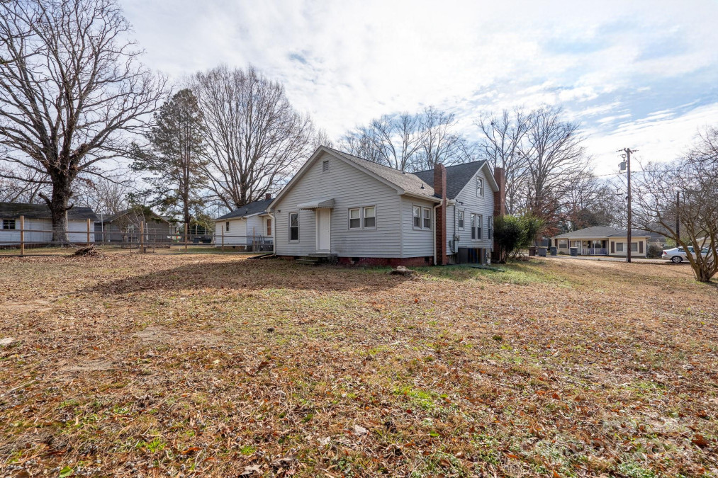 1909 Glenwood St Kannapolis, NC 28083