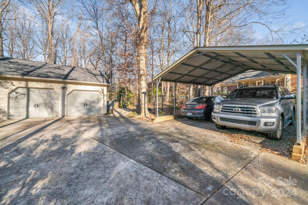 939 Autumnwood Ln Charlotte, NC 28213