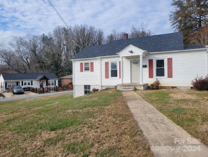 1018 Olive Ave Lenoir, NC 28645