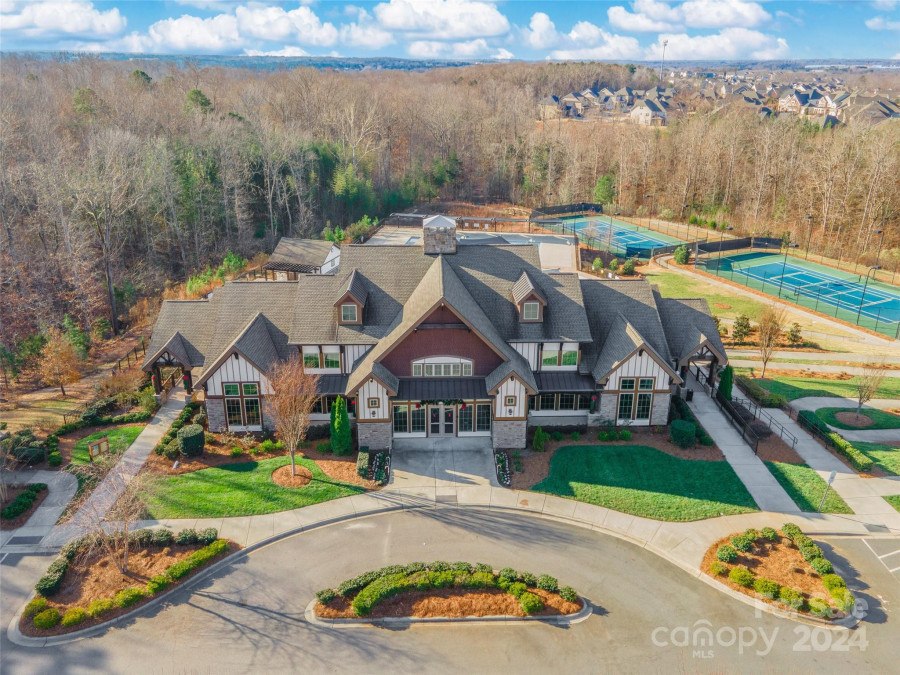 1270 Hideaway Gulch Dr Fort Mill, SC 29715