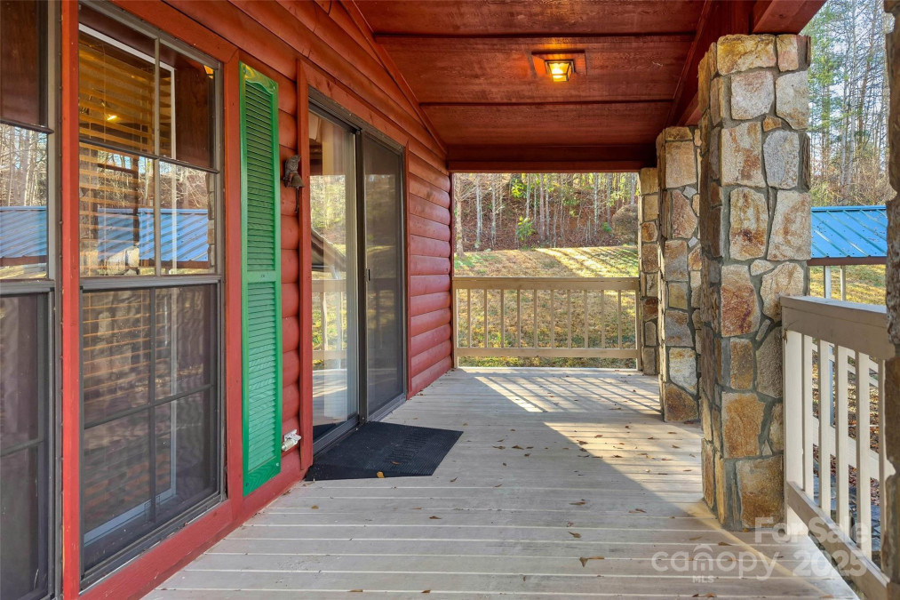 74 Glen Forest Dr Nebo, NC 28761