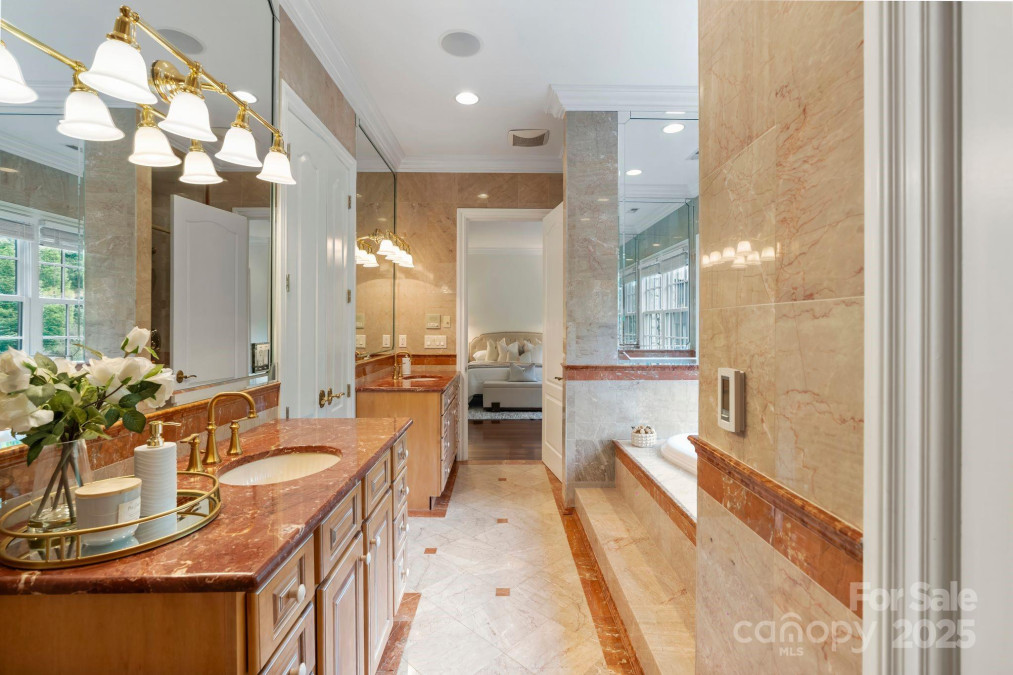 2310 La Maison Dr Charlotte, NC 28226