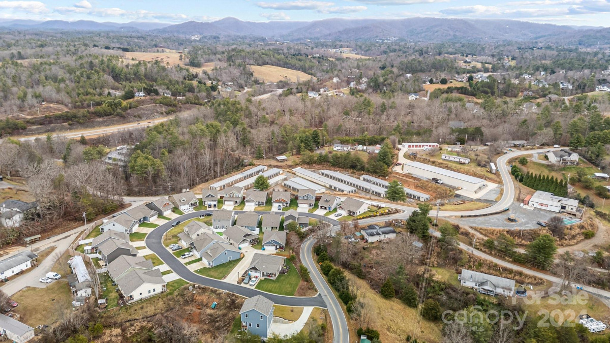 19 Sage Crest Loop Weaverville, NC 28787