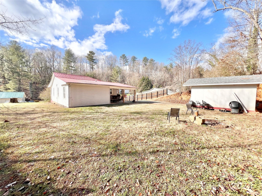 1444 Piedmont Dr Lenoir, NC 28645