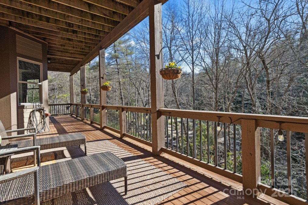 48 Blackgum Ct Hendersonville, NC 28739