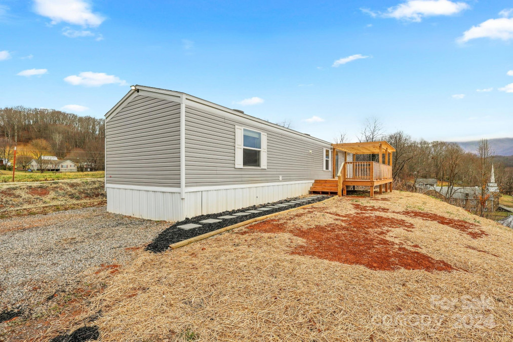 719 Green Valley Rd Waynesville, NC 28786