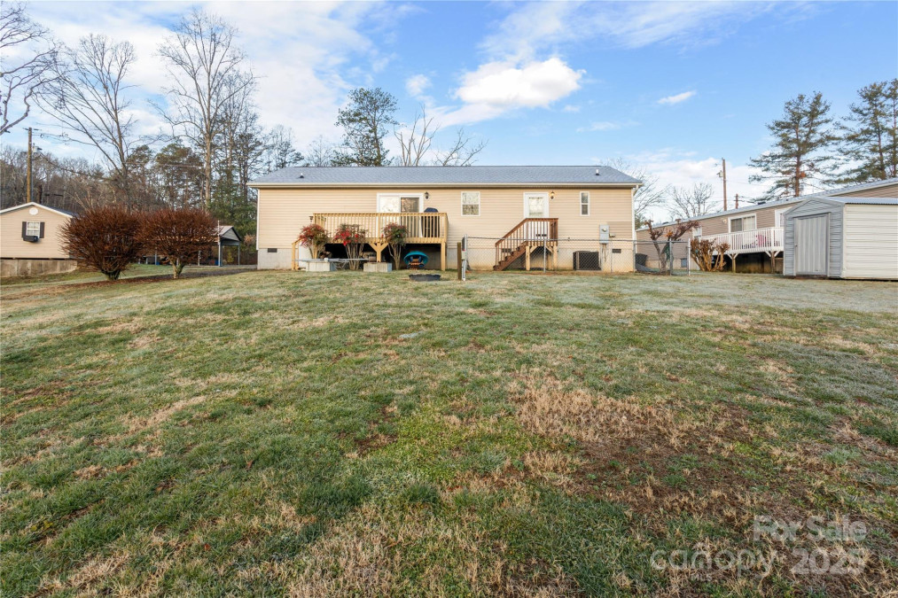 115 Ruth Whitaker Rd Hendersonville, NC 28791