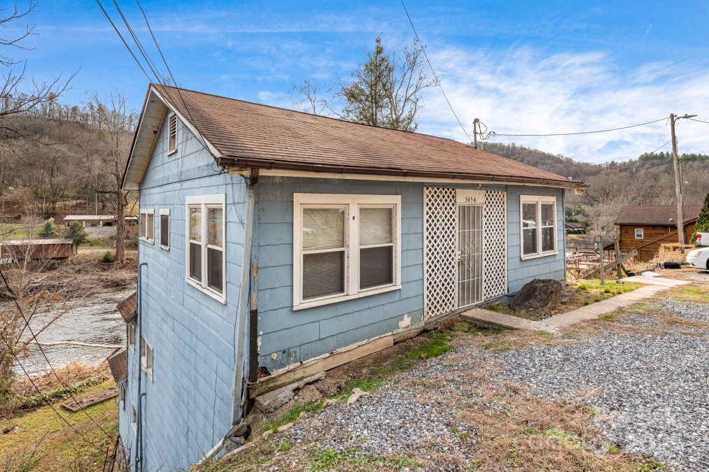 5454 Ela Rd Bryson City, NC 28713