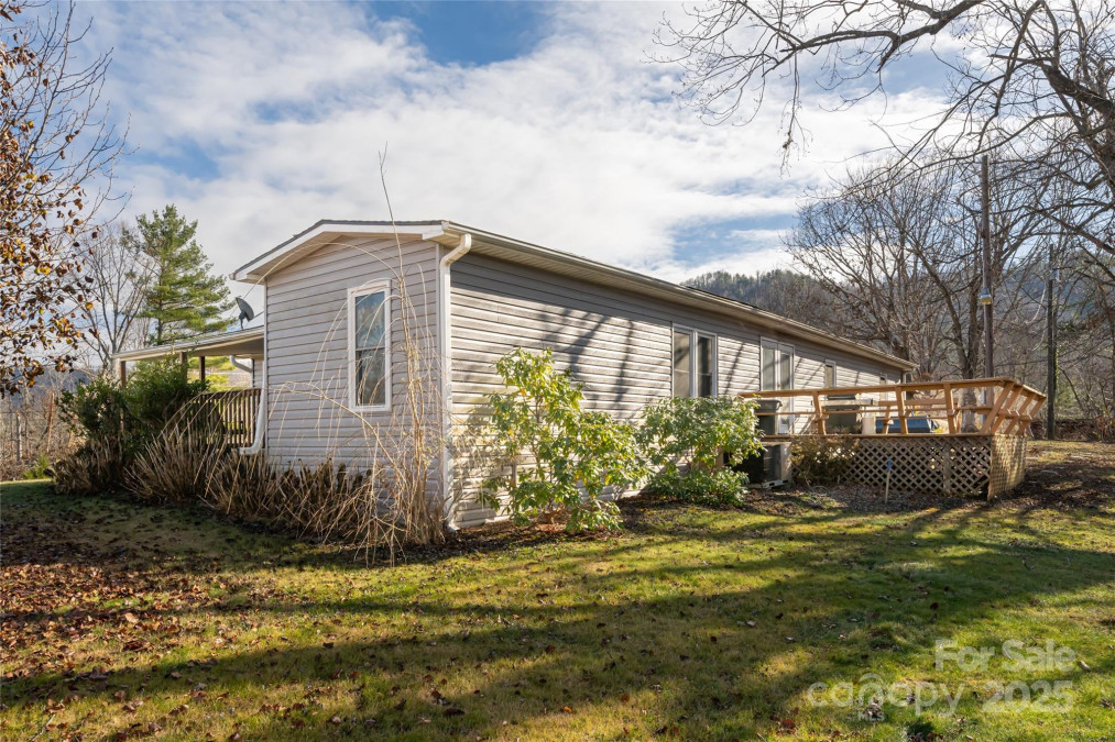 13 Indian Ln Weaverville, NC 28787