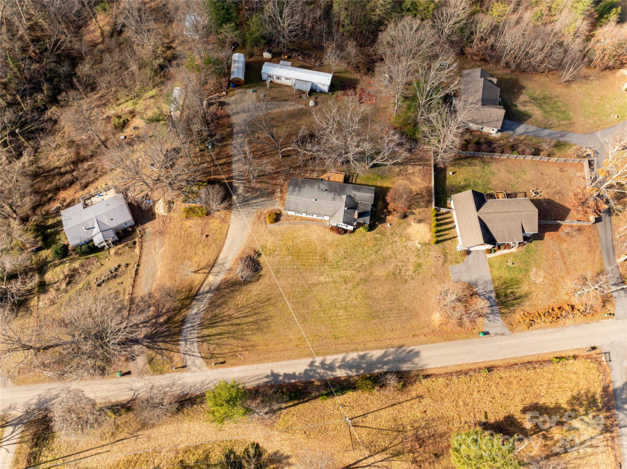 13 Indian Ln Weaverville, NC 28787