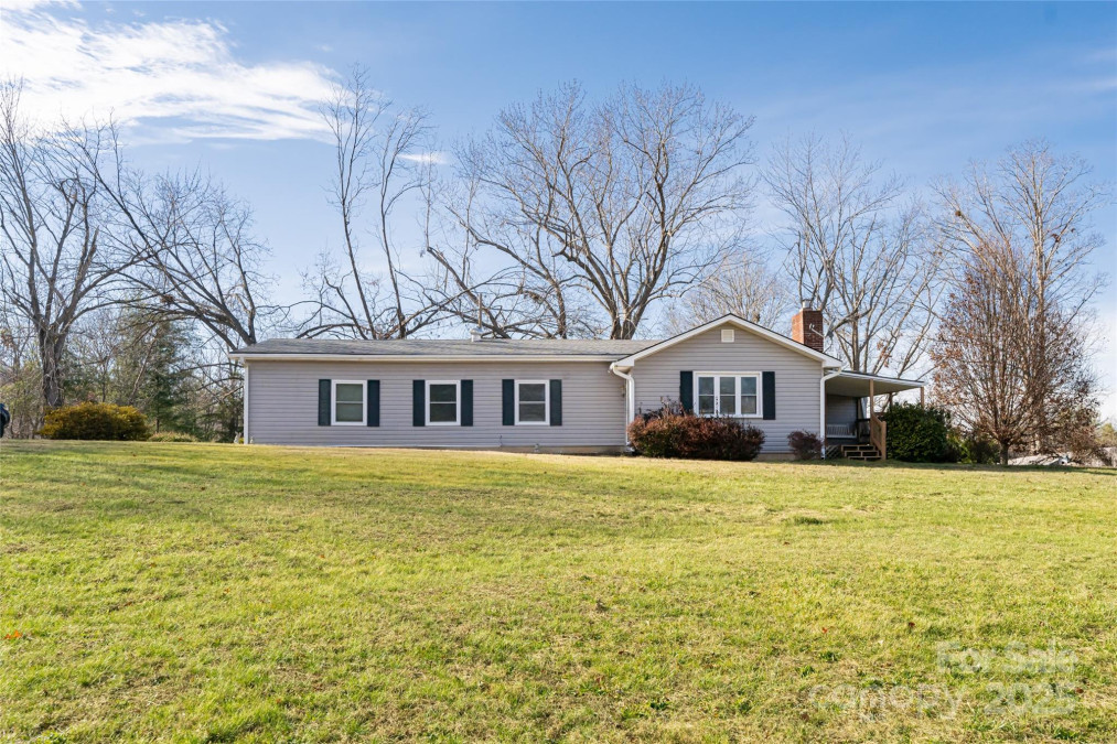 13 Indian Ln Weaverville, NC 28787