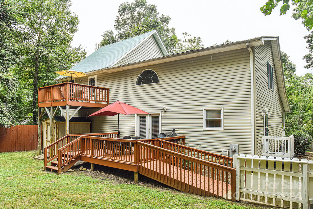 210 Craggy St Black Mountain, NC 28711