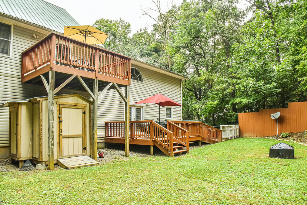 210 Craggy St Black Mountain, NC 28711