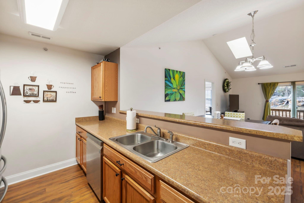 123 Foxden Dr Fletcher, NC 28732