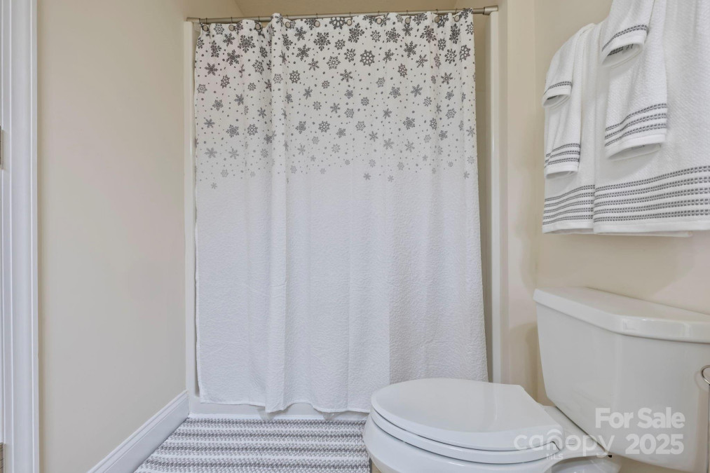 123 Foxden Dr Fletcher, NC 28732