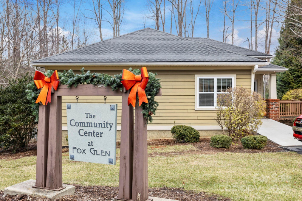 123 Foxden Dr Fletcher, NC 28732