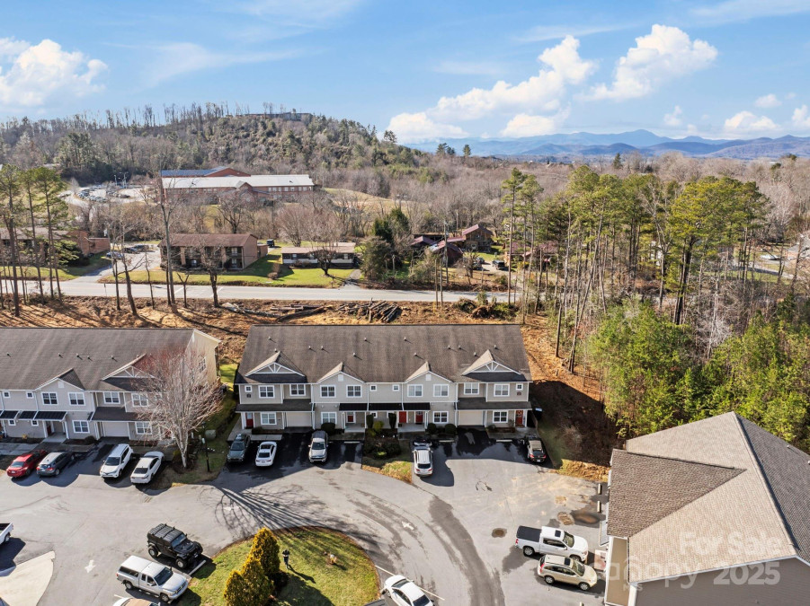 123 Foxden Dr Fletcher, NC 28732