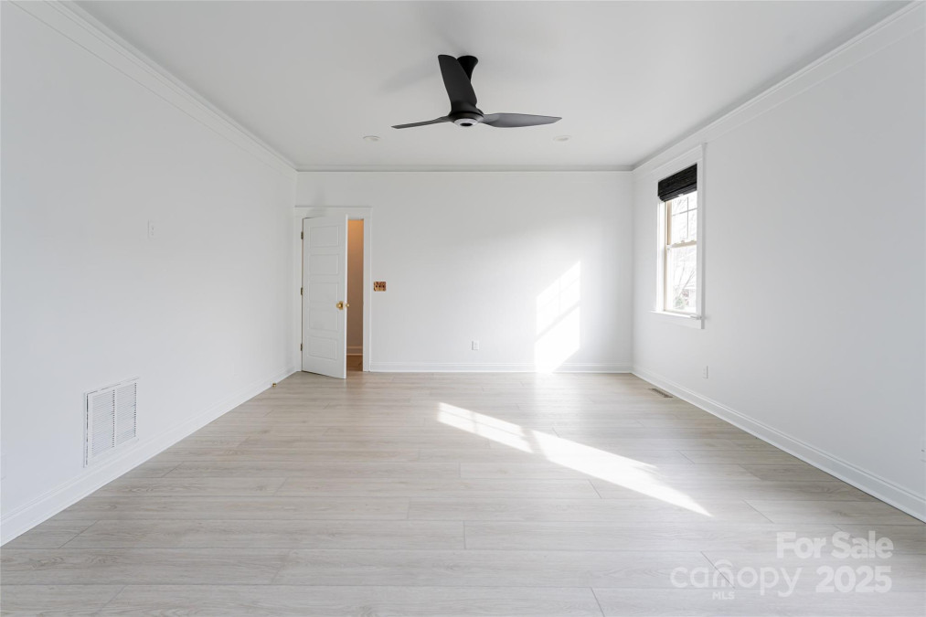 15 Dayflower Dr Asheville, NC 28803