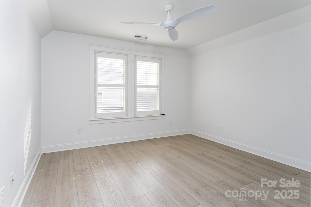 15 Dayflower Dr Asheville, NC 28803