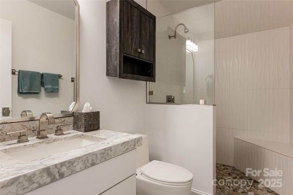 15 Dayflower Dr Asheville, NC 28803