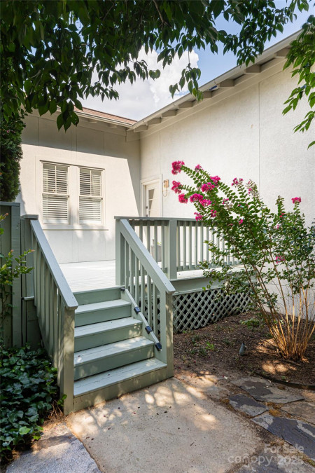15 Dayflower Dr Asheville, NC 28803