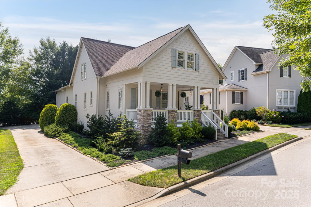 15 Dayflower Dr Asheville, NC 28803