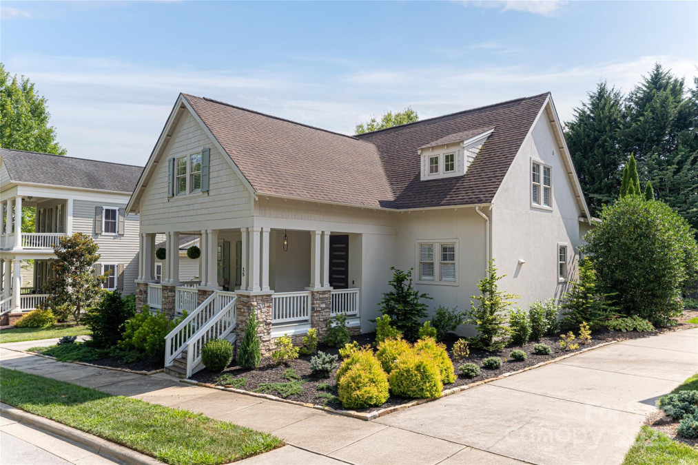 15 Dayflower Dr Asheville, NC 28803