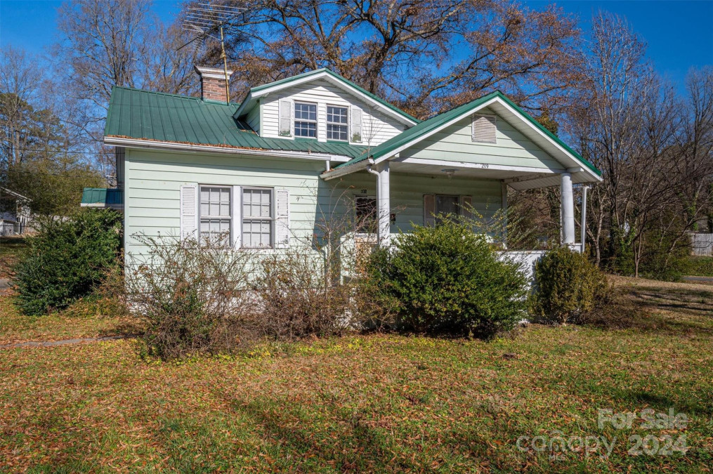 209 Dixon St Lincolnton, NC 28092