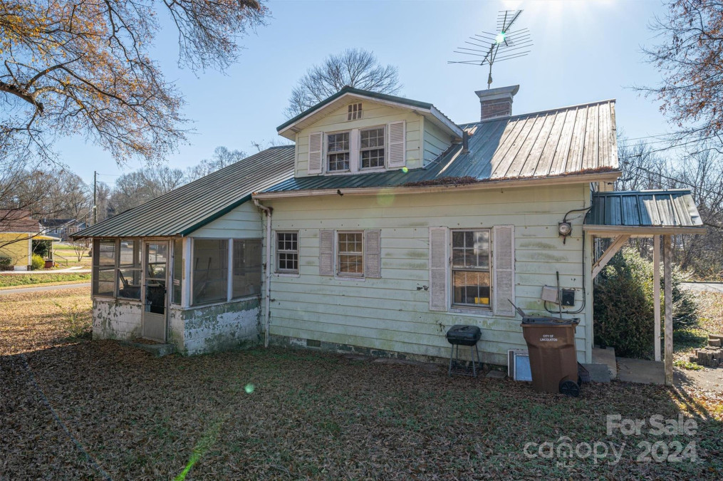 209 Dixon St Lincolnton, NC 28092