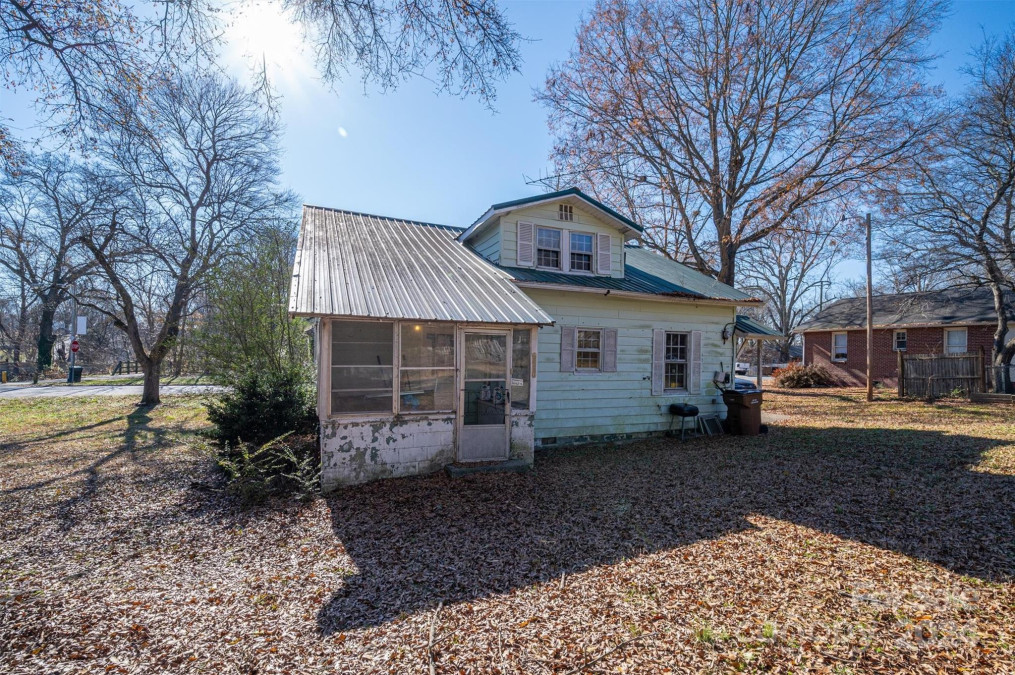 209 Dixon St Lincolnton, NC 28092