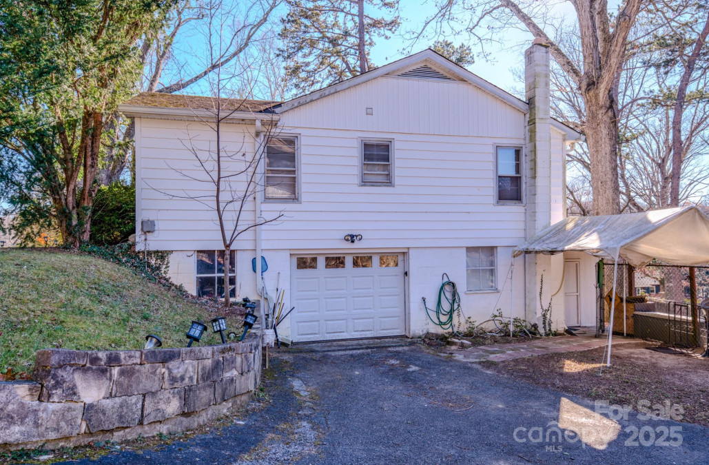 275 White Pine Dr Asheville, NC 28805