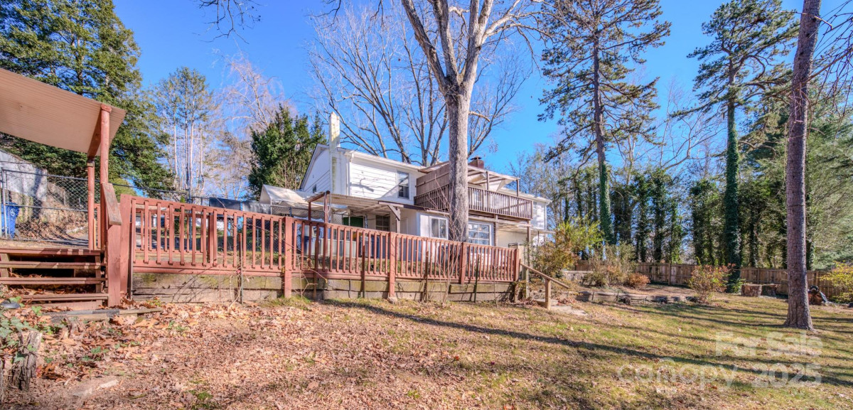 275 White Pine Dr Asheville, NC 28805