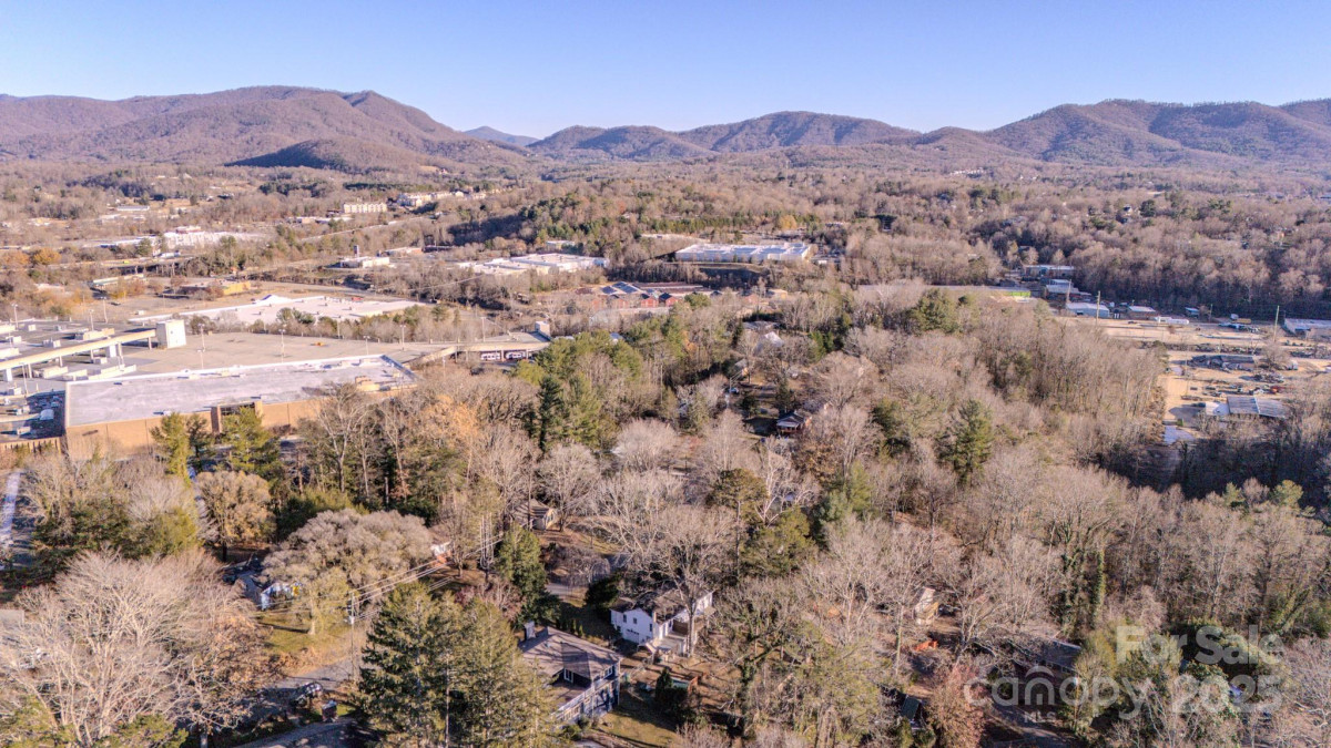 275 White Pine Dr Asheville, NC 28805