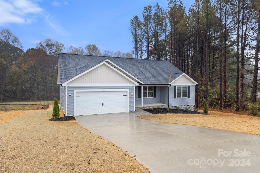 2412 Mintew Cir Lincolnton, NC 28092