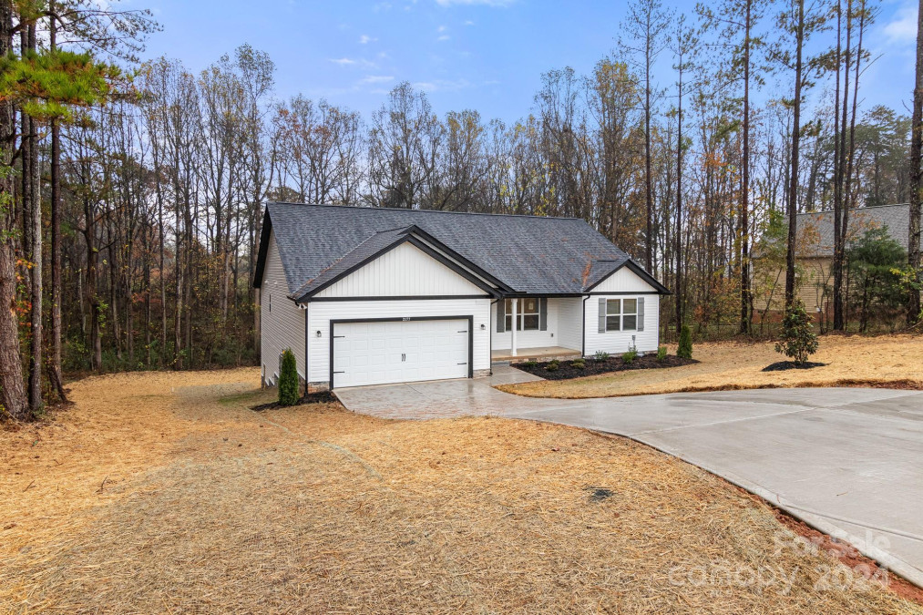 2177 Mintew Cir Lincolnton, NC 28092